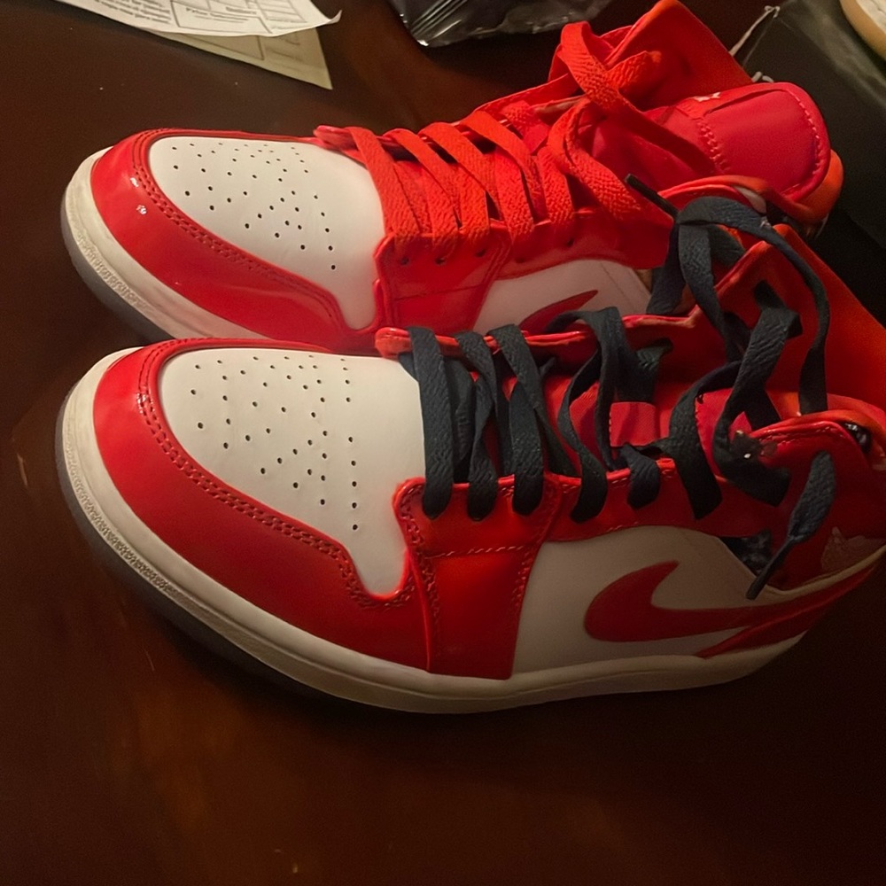 Air Jordan mid